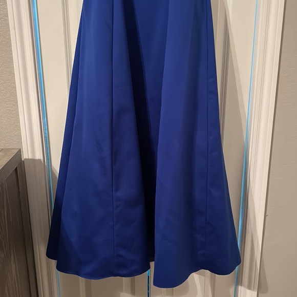 long blue dress - Picture 2 of 6